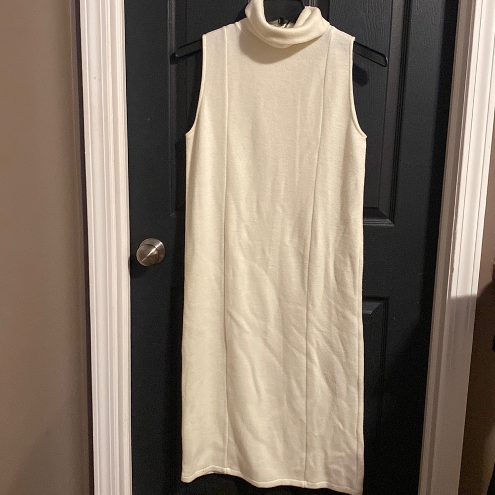 SOLD *** 
Zara off white sleeveless sweater dress